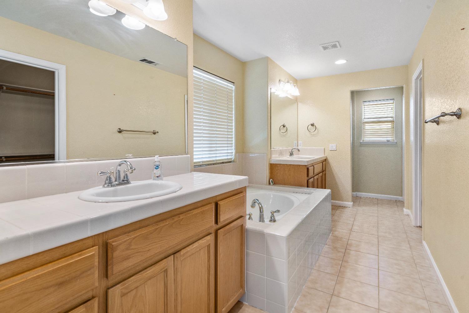 Honeybell Street, Los Banos, California image 36