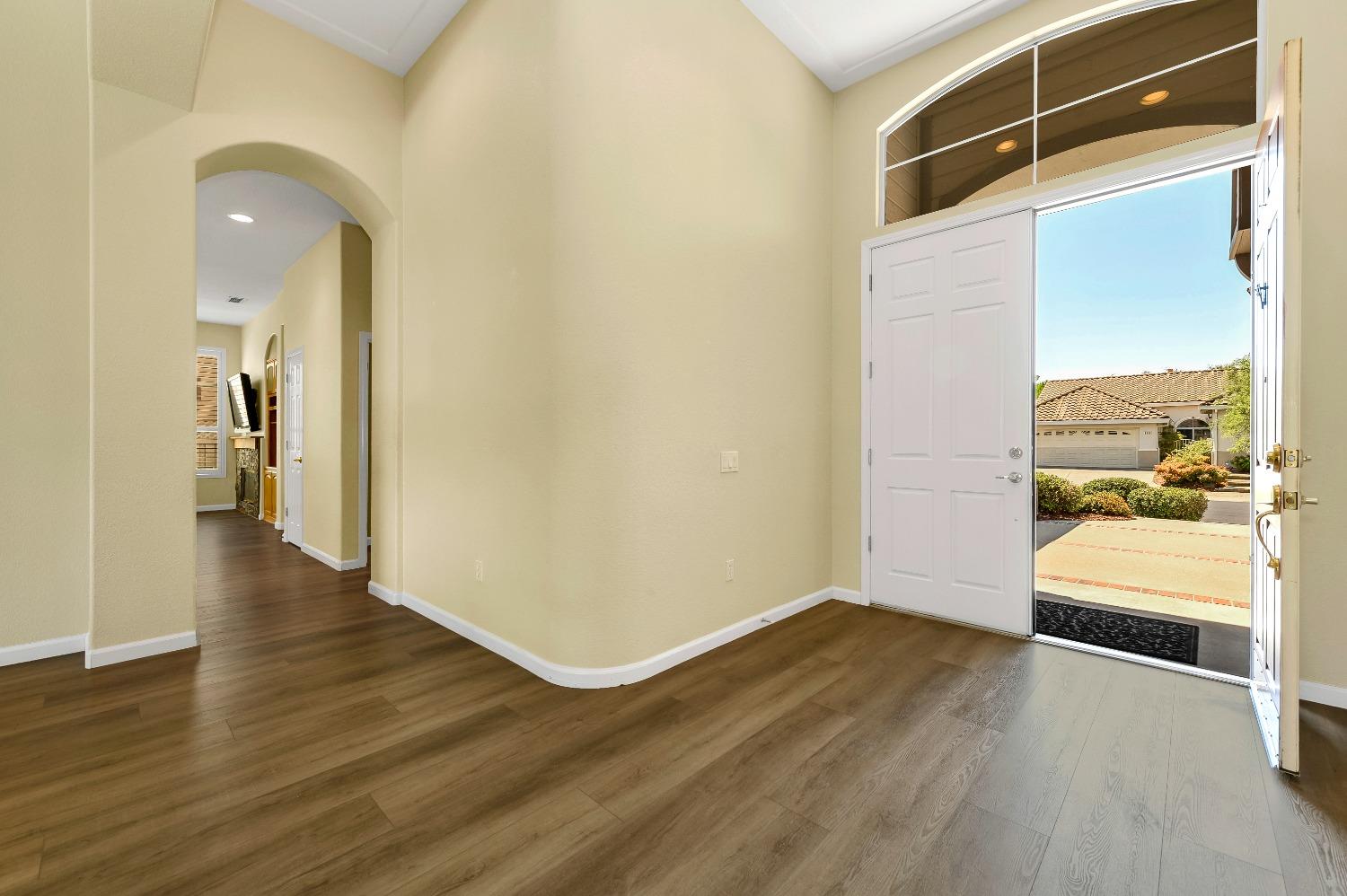 Detail Gallery Image 4 of 38 For 808 Dragonfly Ct, Roseville,  CA 95747 - 3 Beds | 2/1 Baths