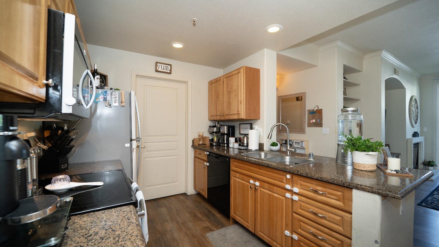 Detail Gallery Image 10 of 19 For 1360 Shady Lane #814,  Turlock,  CA 95382 - 3 Beds | 2 Baths