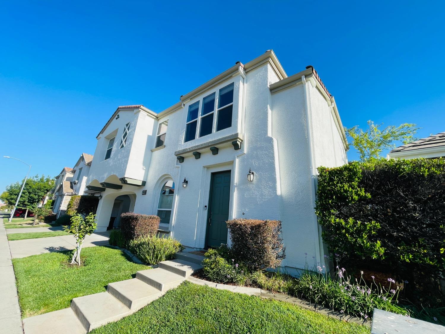 Detail Gallery Image 1 of 45 For 11833 Stoney Ridge Way, Rancho Cordova,  CA 95742 - 4 Beds | 2/1 Baths