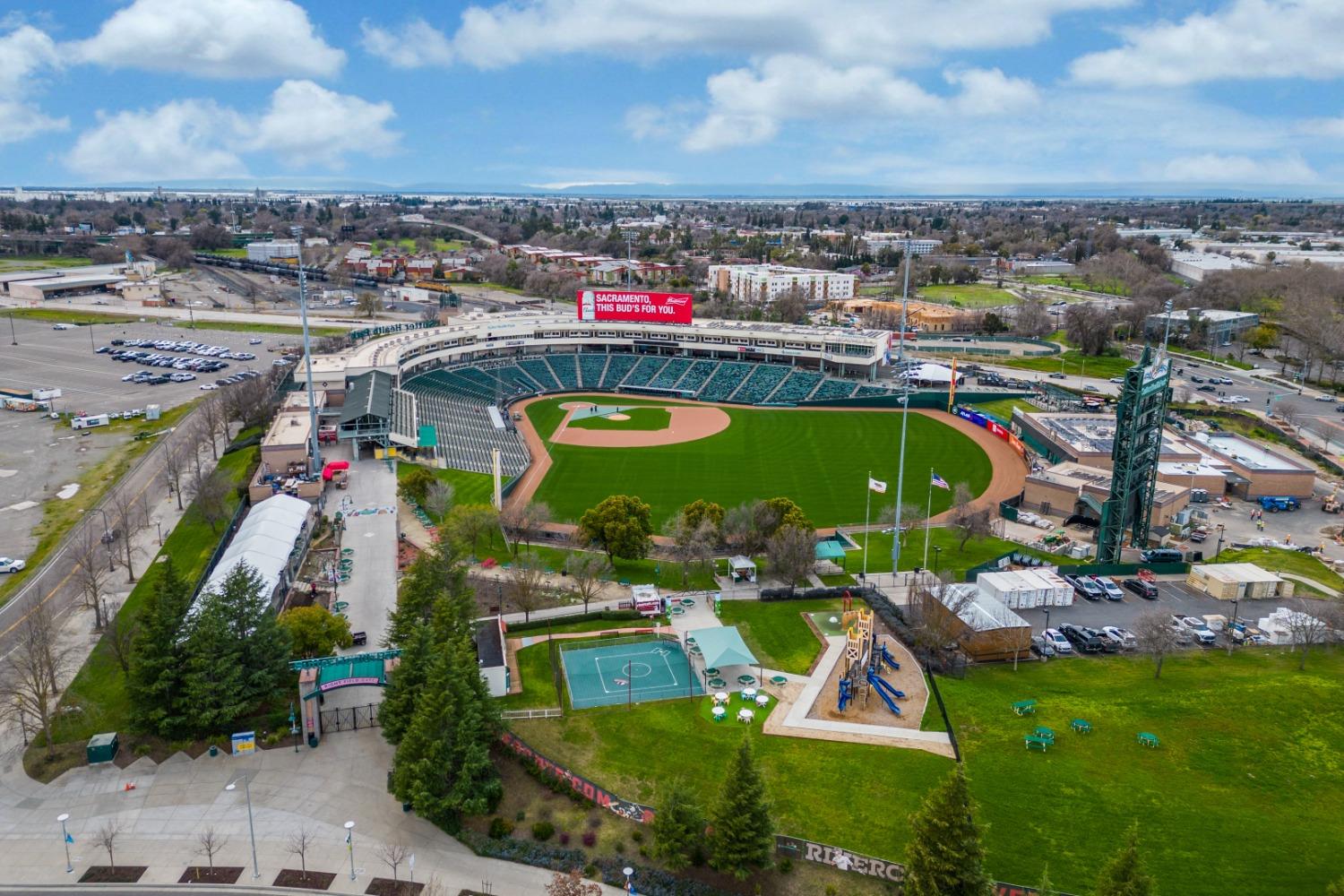 Detail Gallery Image 58 of 65 For 1818 L St #812,  Sacramento,  CA 95811 - 2 Beds | 2 Baths