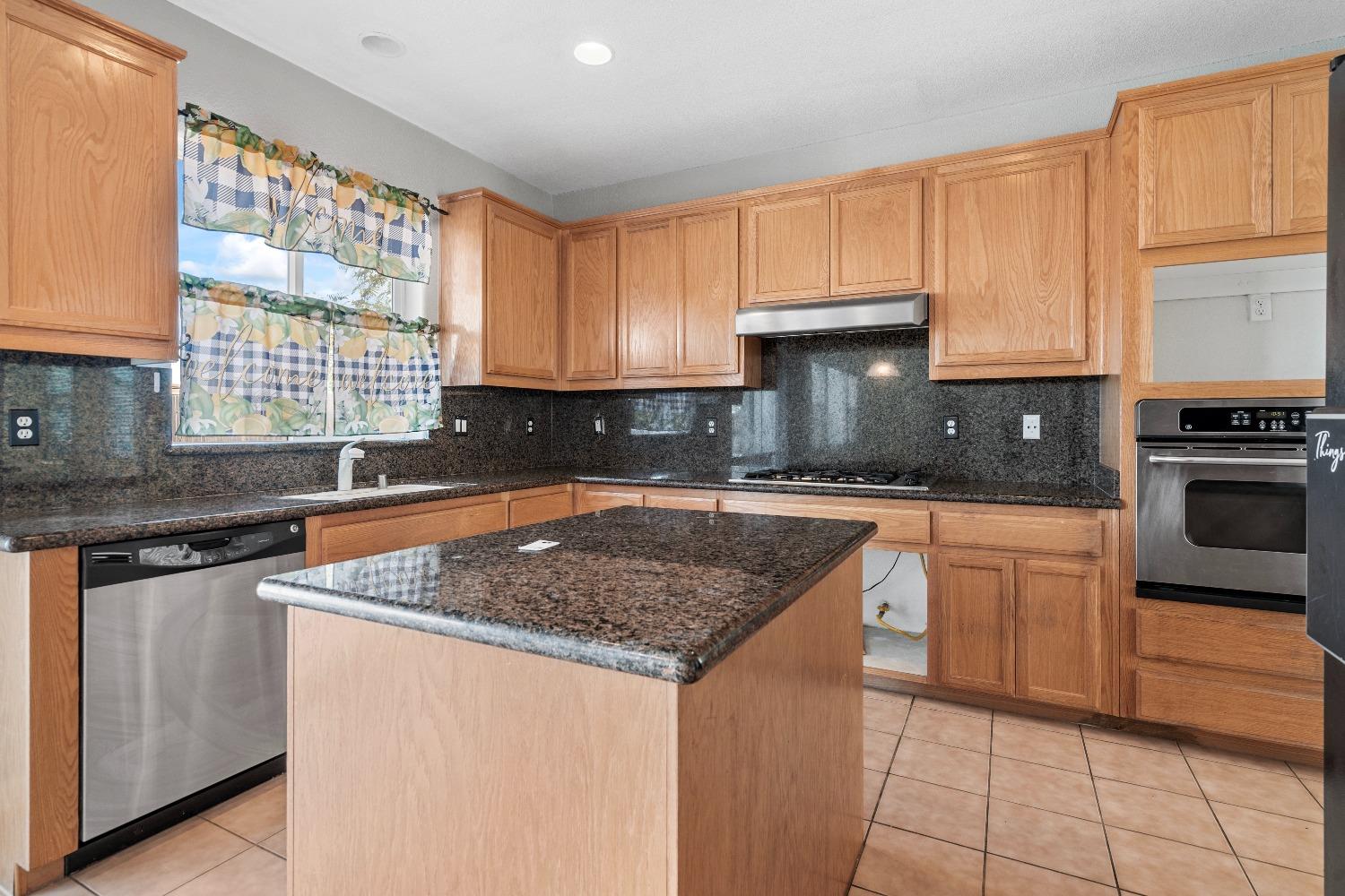 Honeybell Street, Los Banos, California image 19