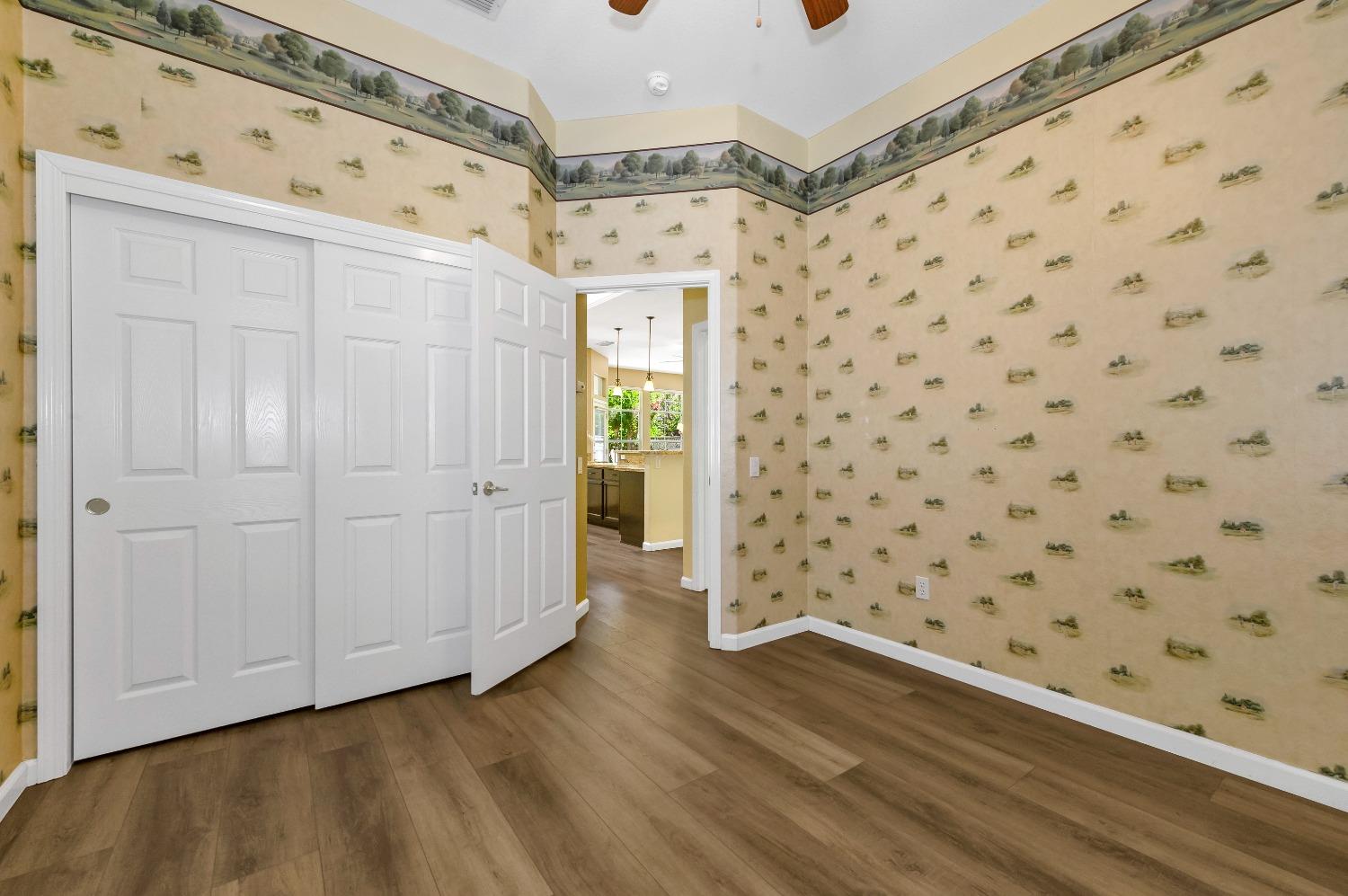 Detail Gallery Image 10 of 38 For 808 Dragonfly Ct, Roseville,  CA 95747 - 3 Beds | 2/1 Baths