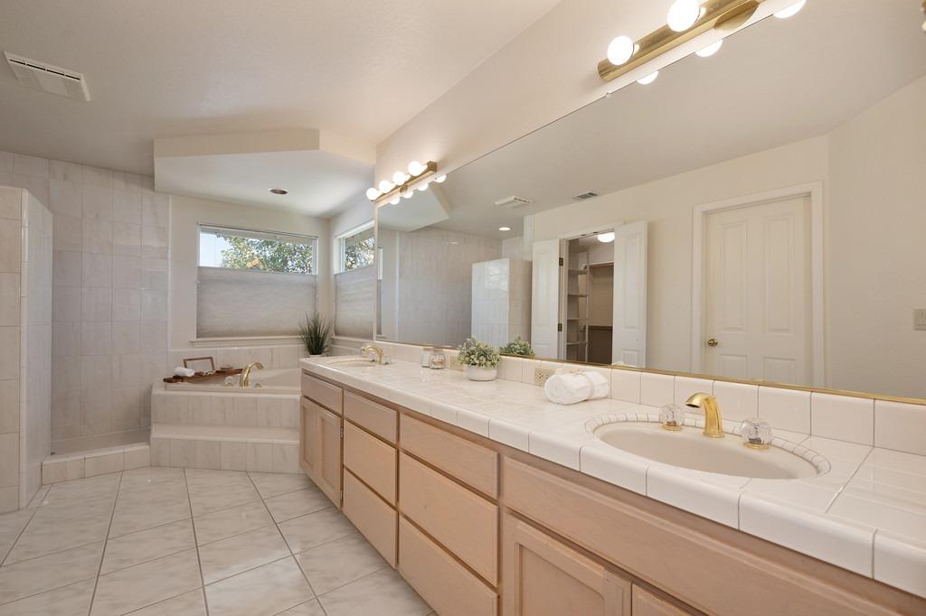 Detail Gallery Image 36 of 56 For 5233 Willow Park Ct, Carmichael,  CA 95608 - 4 Beds | 2/1 Baths