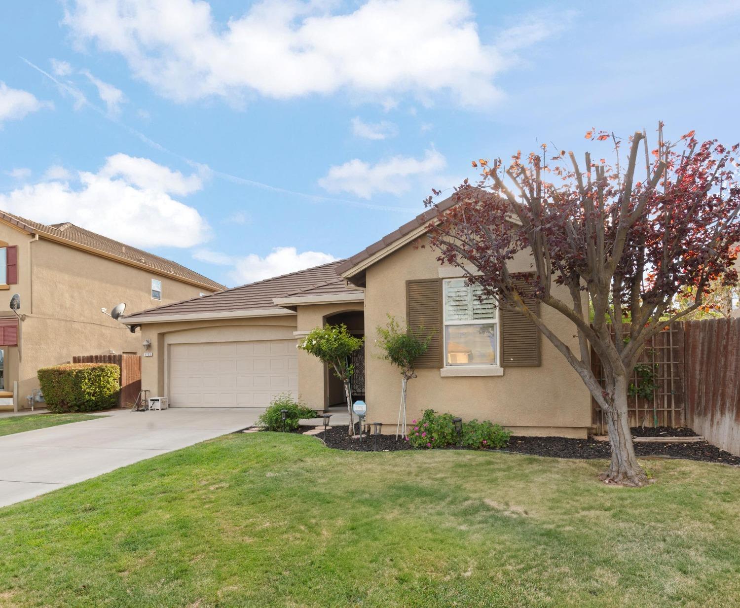 Detail Gallery Image 2 of 40 For 1725 Cocomo Pl, Manteca,  CA 95337 - 3 Beds | 2 Baths