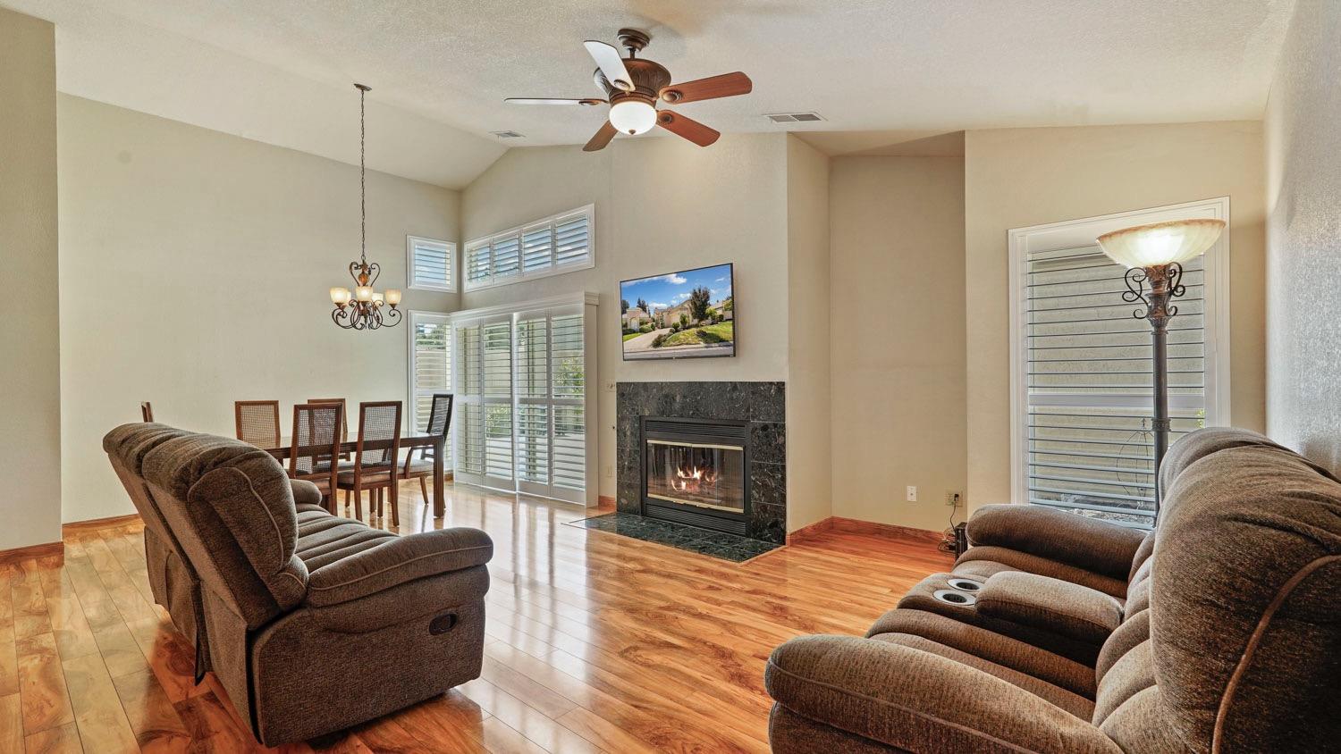 Detail Gallery Image 6 of 54 For 1109 Copper Lantern Ct, Modesto,  CA 95355 - 3 Beds | 2 Baths