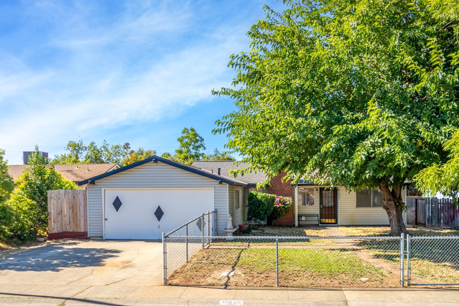 Detail Gallery Image 1 of 1 For 10528 Glenview Way, Rancho Cordova,  CA 95670 - 3 Beds | 1 Baths