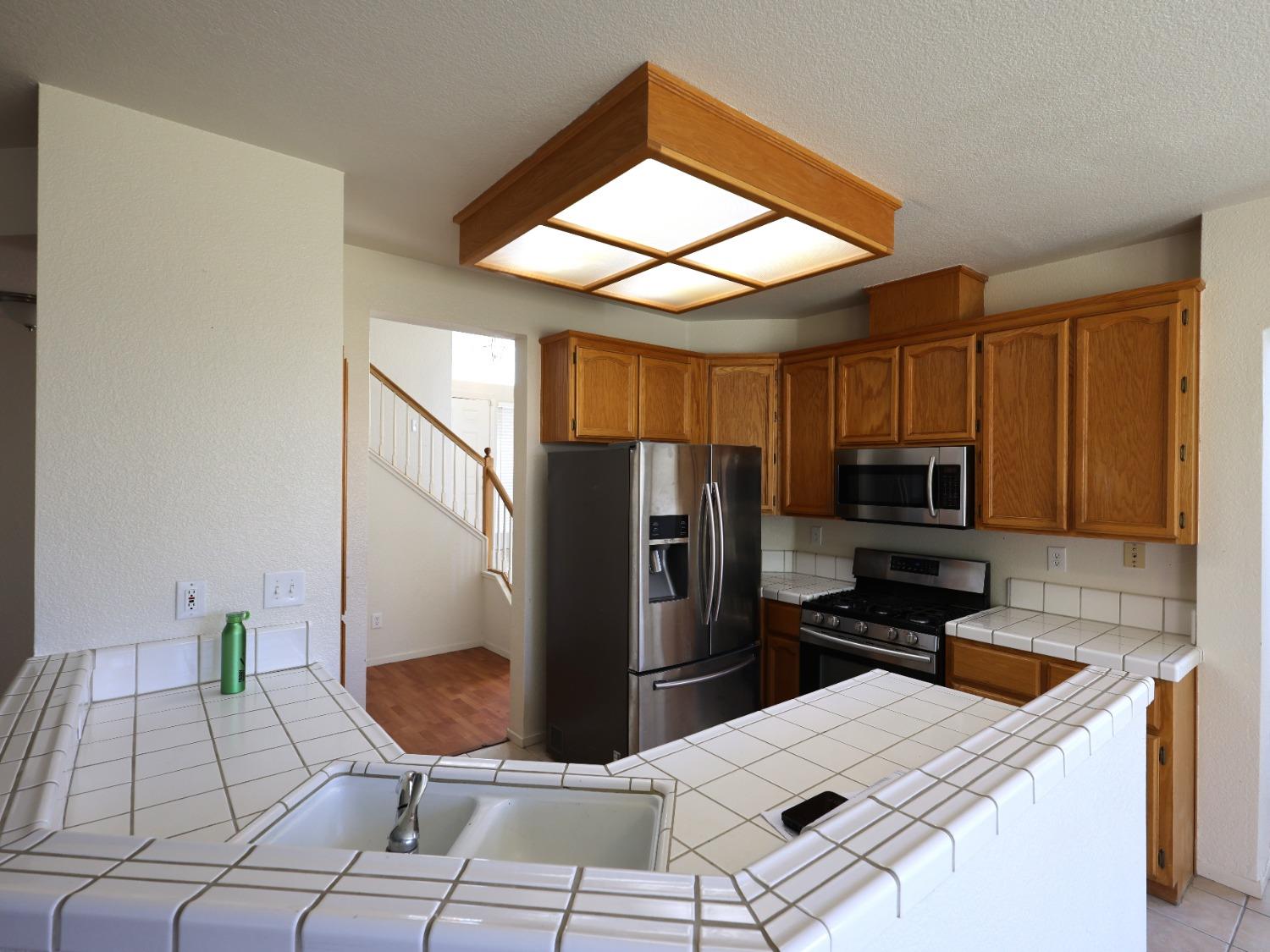 Detail Gallery Image 16 of 35 For 8660 Spring House Way, Elk Grove,  CA 95624 - 4 Beds | 2/1 Baths