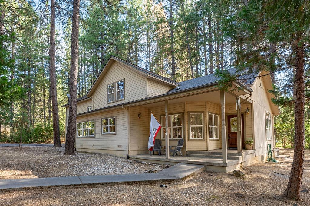 Detail Gallery Image 1 of 76 For 848 Nevada St, Nevada City,  CA 95959 - 3 Beds | 2/1 Baths