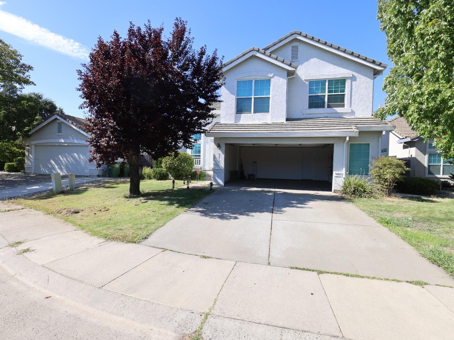 Detail Gallery Image 4 of 35 For 8660 Spring House Way, Elk Grove,  CA 95624 - 4 Beds | 2/1 Baths