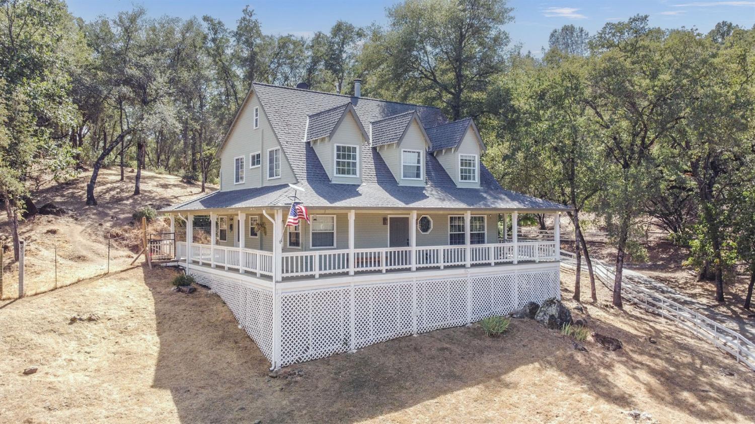 Detail Gallery Image 2 of 78 For 1401 Big Curve Ct, Placerville,  CA 95667 - 3 Beds | 3 Baths