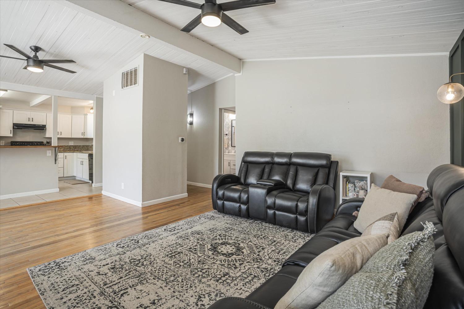 Detail Gallery Image 14 of 30 For 4104 Boone Ln, Sacramento,  CA 95821 - 3 Beds | 2 Baths