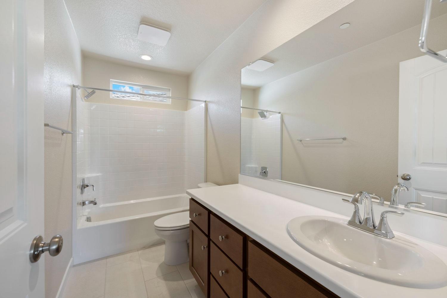 Detail Gallery Image 21 of 26 For 422 Peppercorn Dr, Turlock,  CA 95380 - 4 Beds | 2/1 Baths