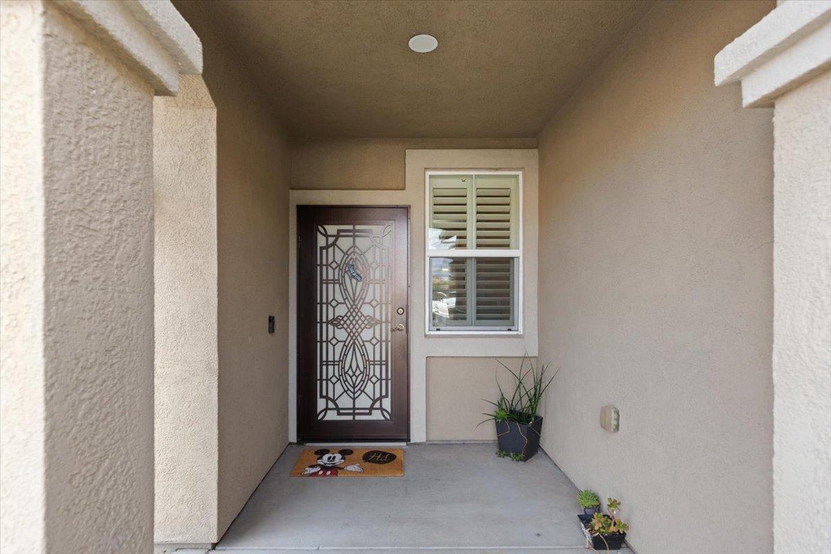 Detail Gallery Image 4 of 40 For 1725 Cocomo Pl, Manteca,  CA 95337 - 3 Beds | 2 Baths