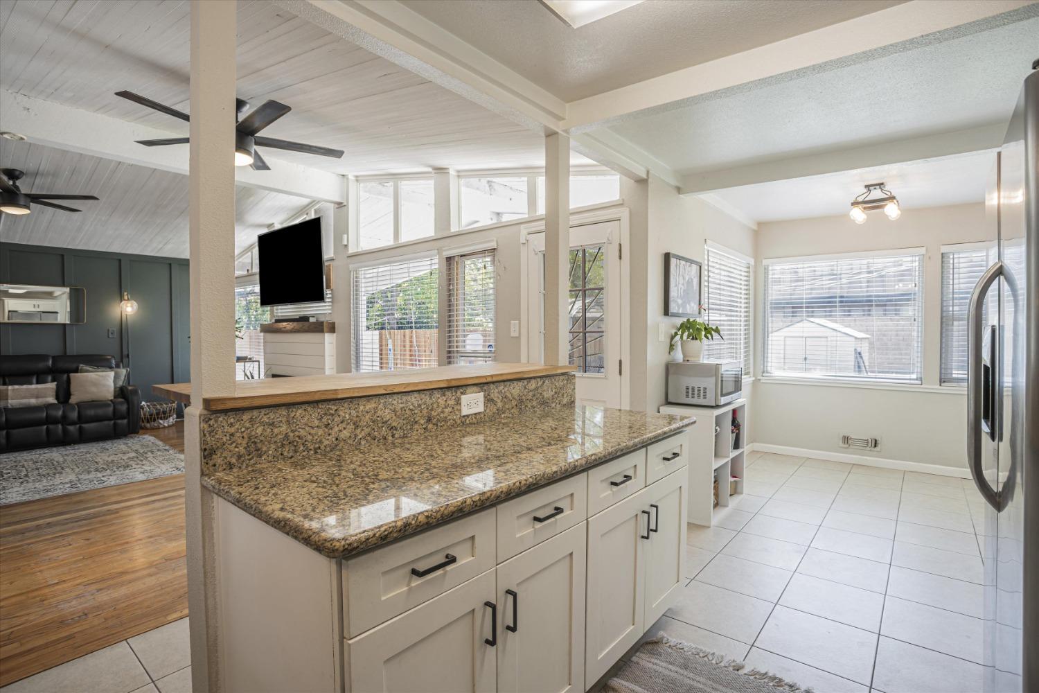 Detail Gallery Image 8 of 30 For 4104 Boone Ln, Sacramento,  CA 95821 - 3 Beds | 2 Baths