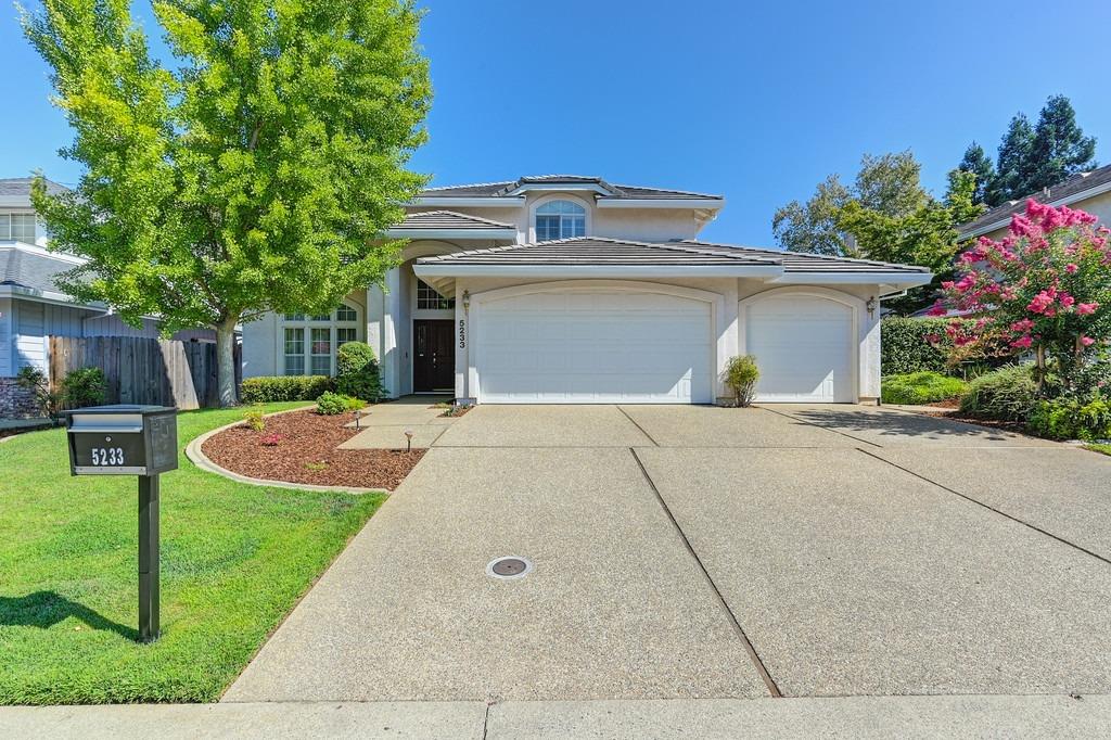 Detail Gallery Image 3 of 56 For 5233 Willow Park Ct, Carmichael,  CA 95608 - 4 Beds | 2/1 Baths