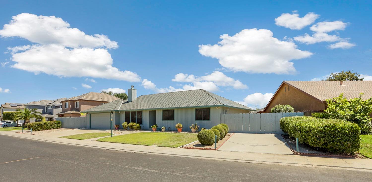 Detail Gallery Image 2 of 36 For 550 Tappan Pl, Manteca,  CA 95336 - 3 Beds | 2 Baths