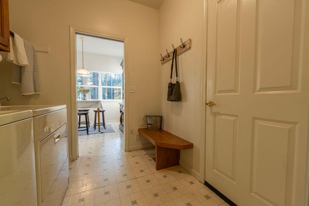 Detail Gallery Image 17 of 76 For 848 Nevada St, Nevada City,  CA 95959 - 3 Beds | 2/1 Baths