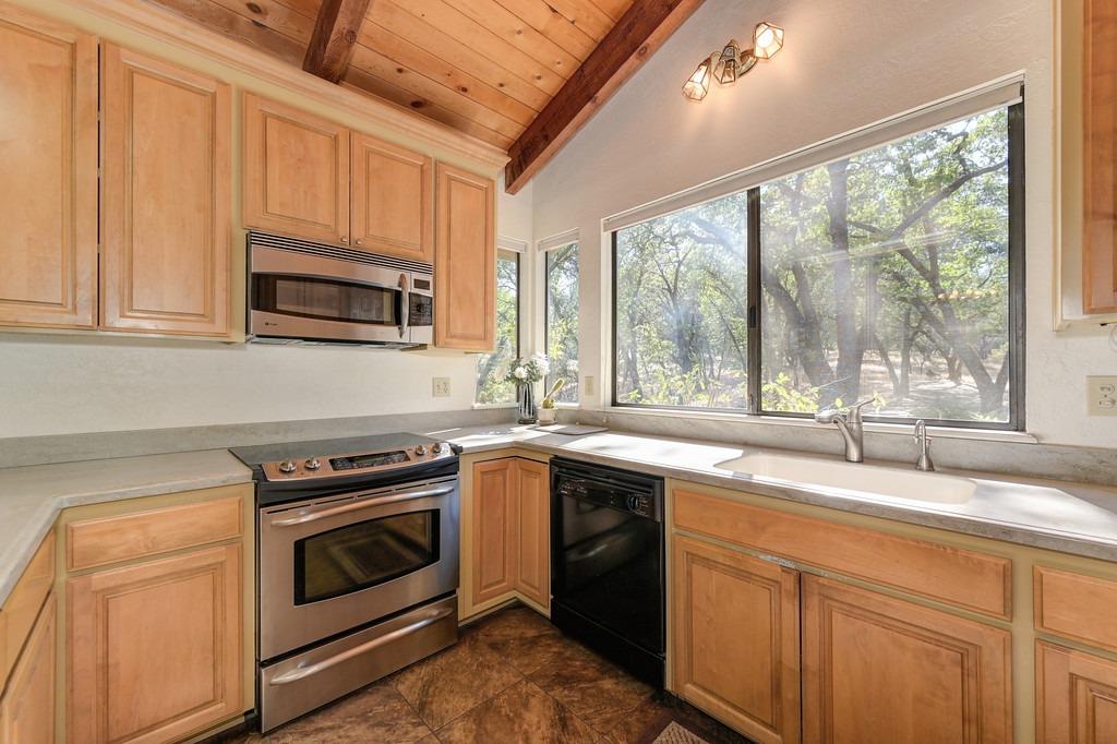 Detail Gallery Image 25 of 76 For 2220 Rycarba Ln, Cool,  CA 95614 - 3 Beds | 2/1 Baths