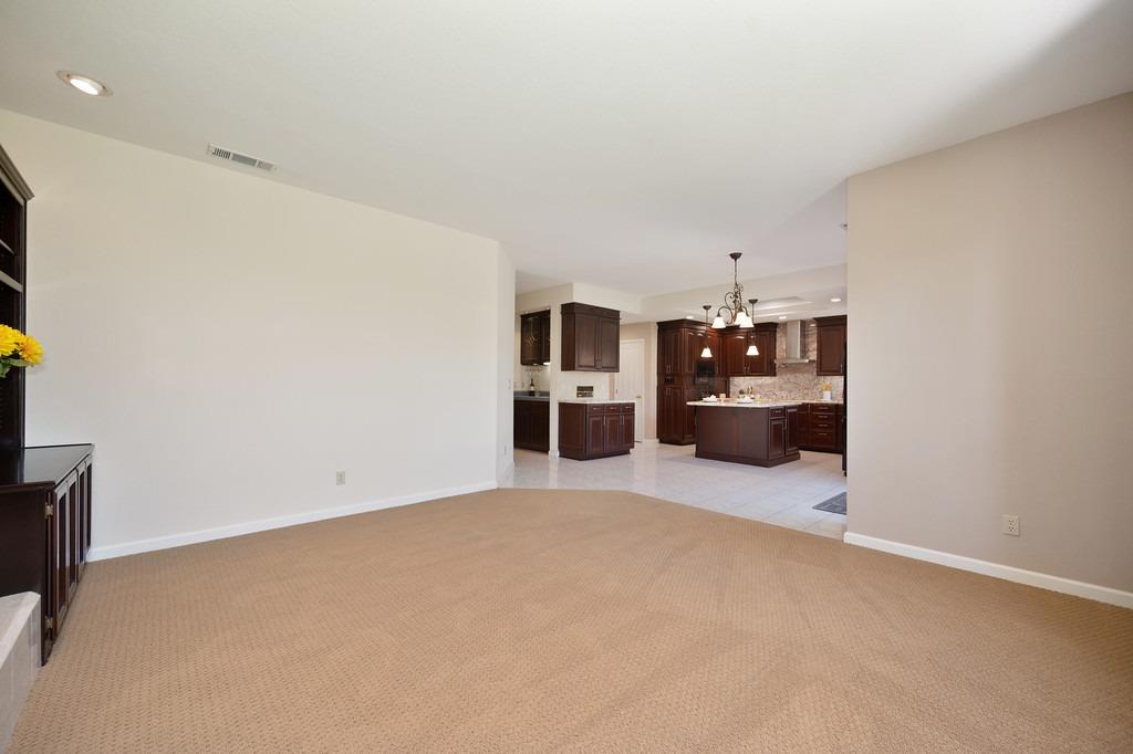 Detail Gallery Image 25 of 56 For 5233 Willow Park Ct, Carmichael,  CA 95608 - 4 Beds | 2/1 Baths