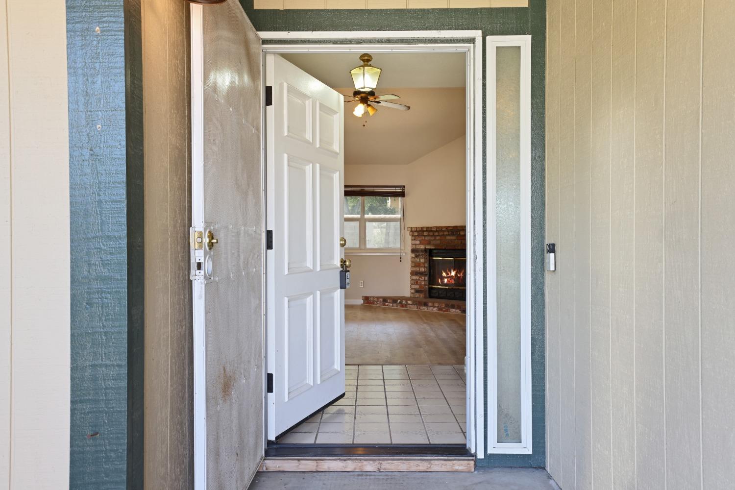 Detail Gallery Image 3 of 30 For 2308 Quail Meadow Dr, Modesto,  CA 95355 - 3 Beds | 2 Baths