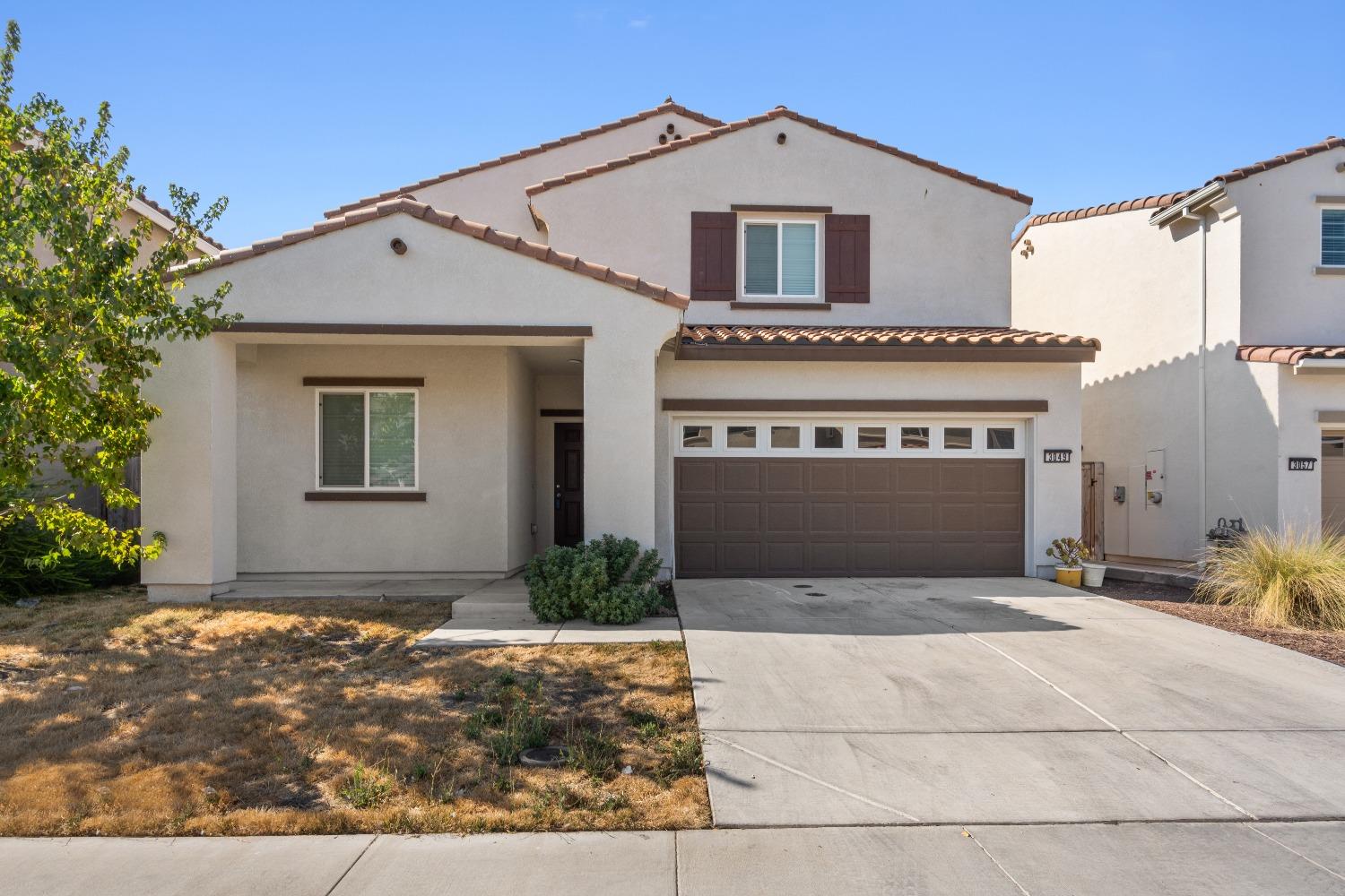 Detail Gallery Image 1 of 1 For 3049 Sky Watch Way, Roseville,  CA 95747 - 5 Beds | 2/1 Baths