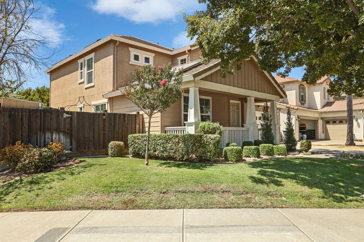 Detail Gallery Image 3 of 72 For 525 Presidio Pl, Tracy,  CA 95377 - 4 Beds | 3 Baths