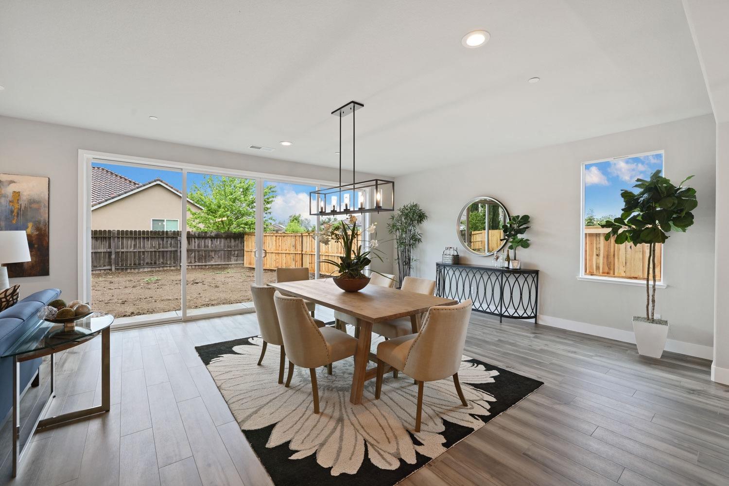 Detail Gallery Image 13 of 43 For 1954 Kenneth Way, Yuba City,  CA 95993 - 4 Beds | 3/1 Baths