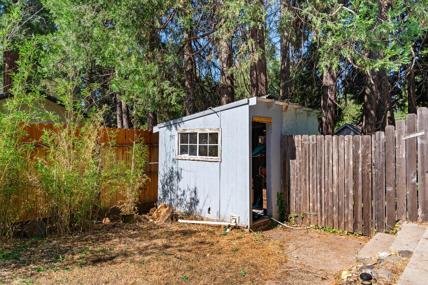 Detail Gallery Image 35 of 47 For 11296 Cedar Ridge Dr, Grass Valley,  CA 95945 - 4 Beds | 2 Baths