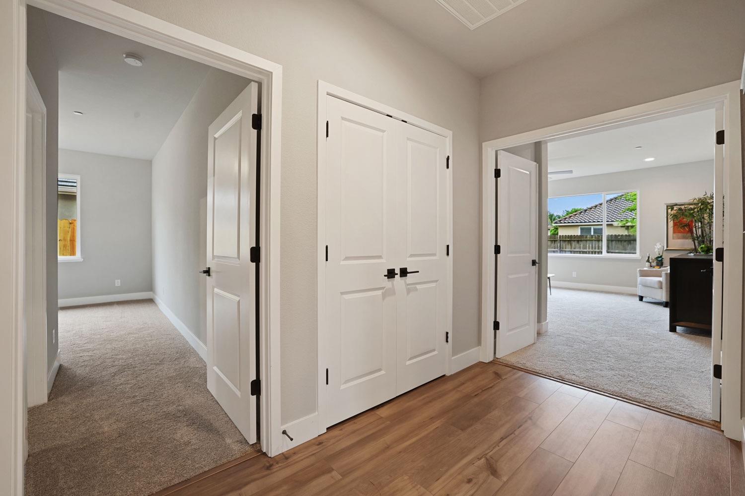 Detail Gallery Image 31 of 43 For 1954 Kenneth Way, Yuba City,  CA 95993 - 4 Beds | 3/1 Baths