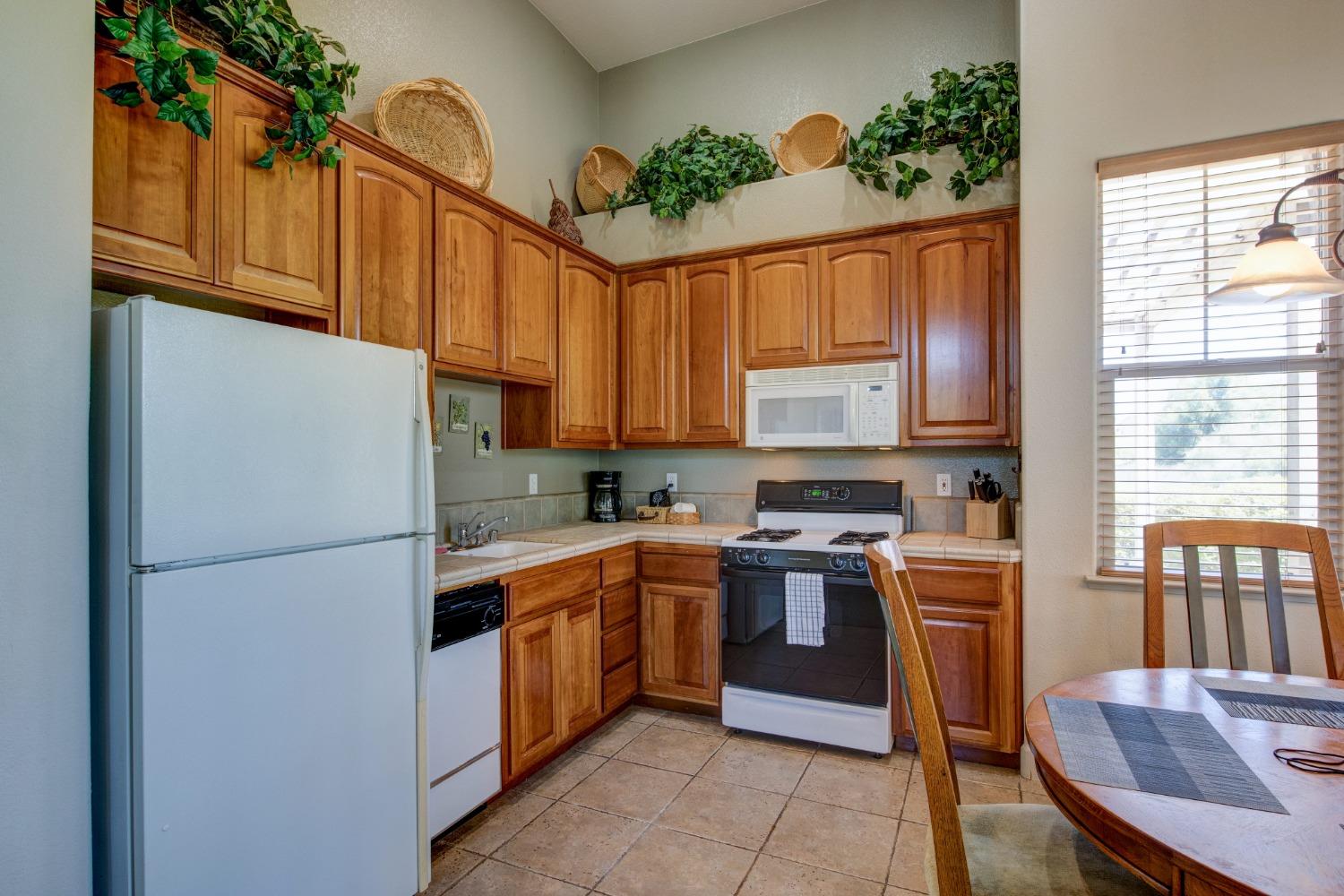 Detail Gallery Image 6 of 51 For 33 Quail Hollow Ln, Copperopolis,  CA 95228 - 2 Beds | 2 Baths