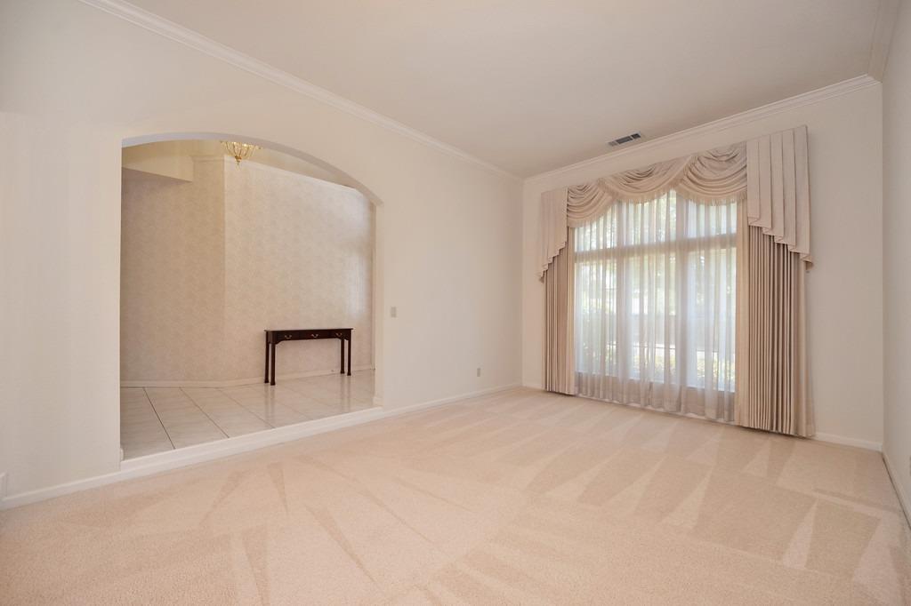 Detail Gallery Image 10 of 56 For 5233 Willow Park Ct, Carmichael,  CA 95608 - 4 Beds | 2/1 Baths