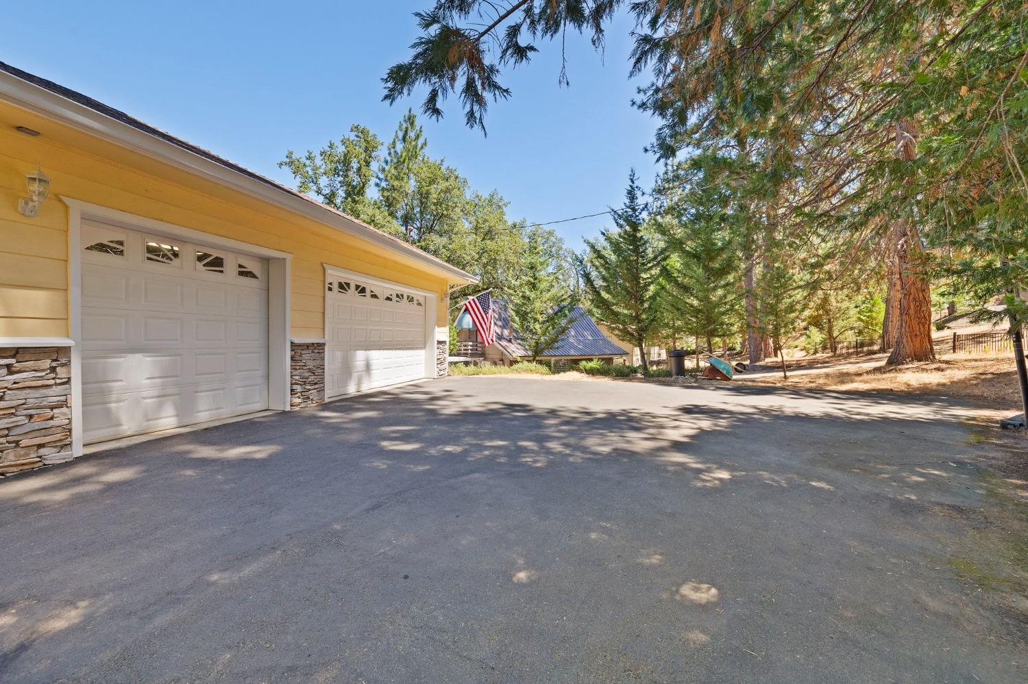 Detail Gallery Image 30 of 57 For 20190 Pine Mountain Dr, Groveland,  CA 95321 - 4 Beds | 3/1 Baths