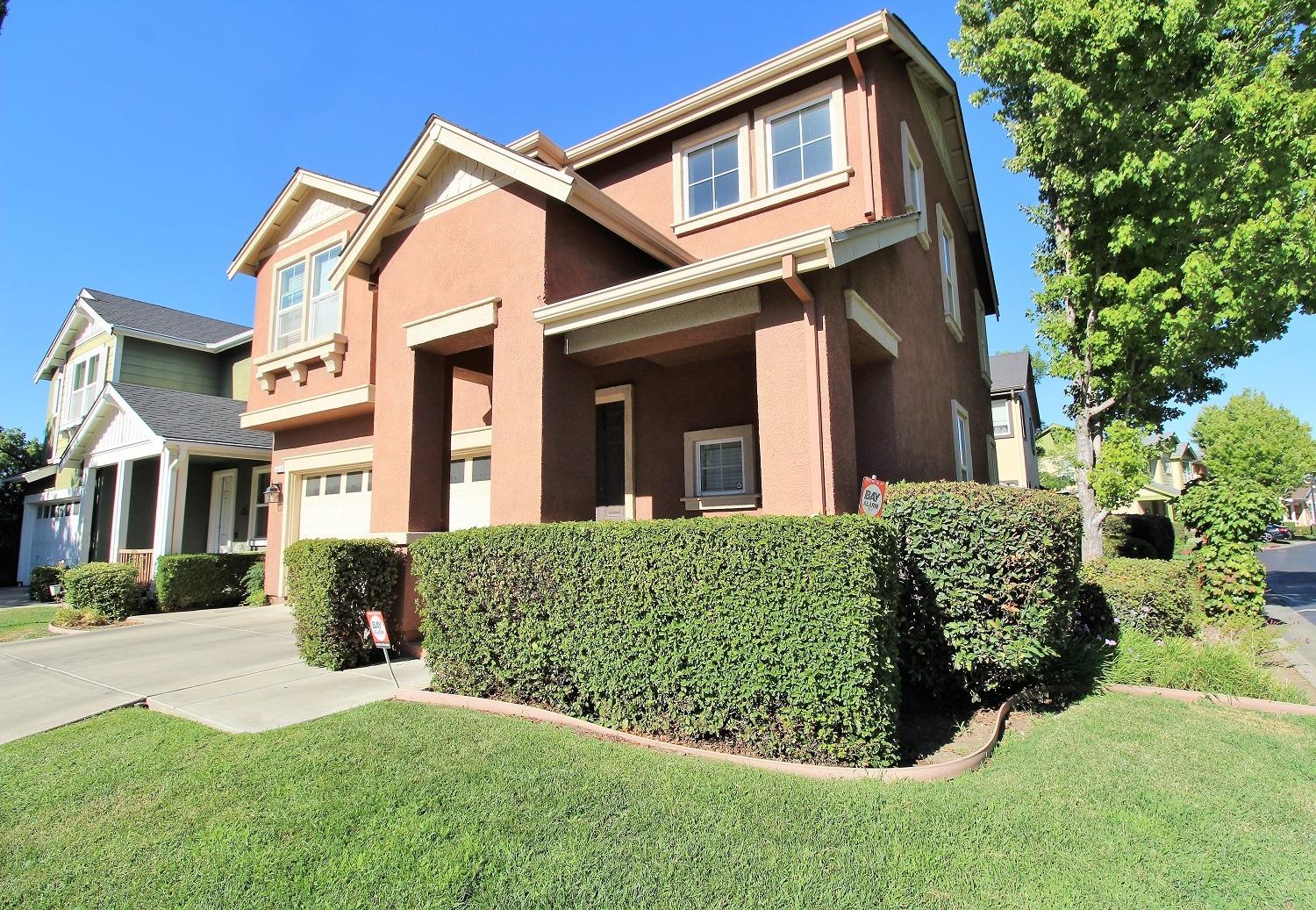 Detail Gallery Image 1 of 34 For 4610 Timber Ct, Stockton,  CA 95210 - 4 Beds | 2/1 Baths