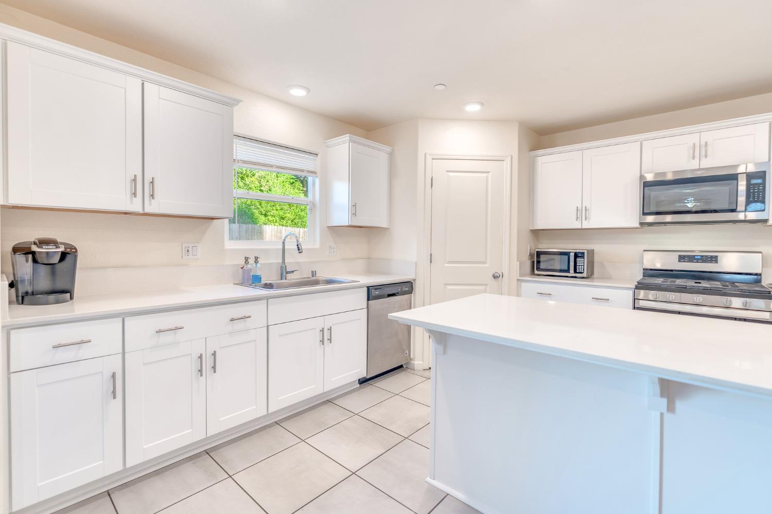 Tomaso Court, Los Banos, California image 34