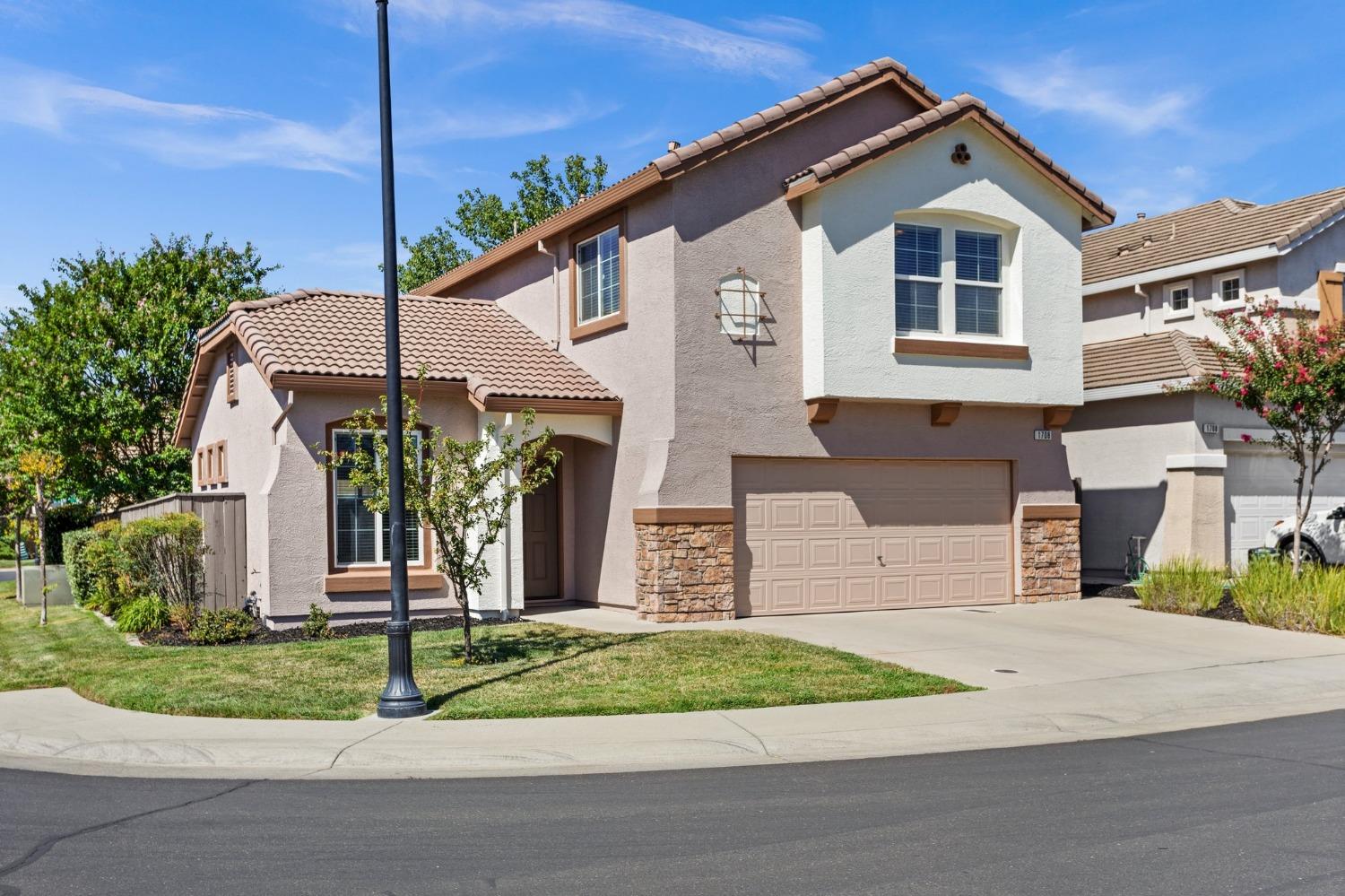 Detail Gallery Image 1 of 1 For 1708 Blue Beaver Way, Roseville,  CA 95747 - 3 Beds | 2/1 Baths