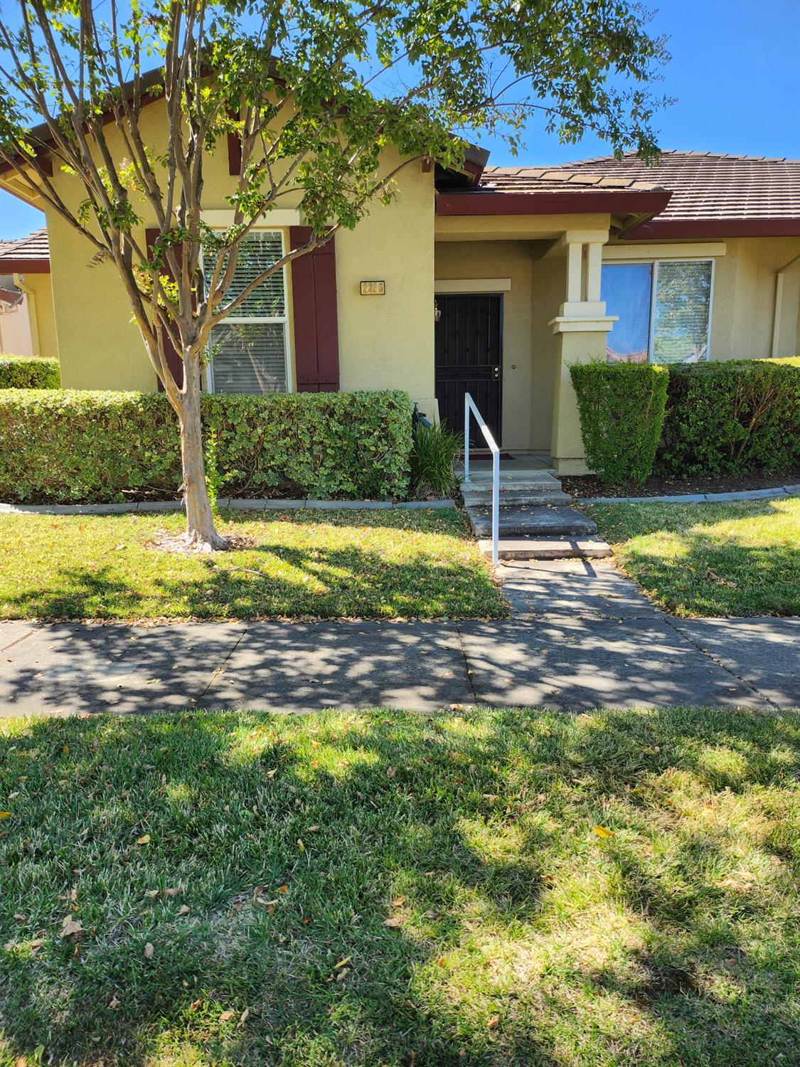 Detail Gallery Image 1 of 38 For 2320 Rose Arbor Dr, Sacramento,  CA 95835 - 2 Beds | 2 Baths