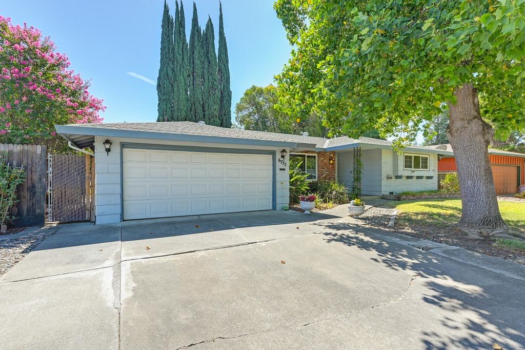 Detail Gallery Image 1 of 1 For 6775 Frates Way, Sacramento,  CA 95831 - 3 Beds | 2/1 Baths