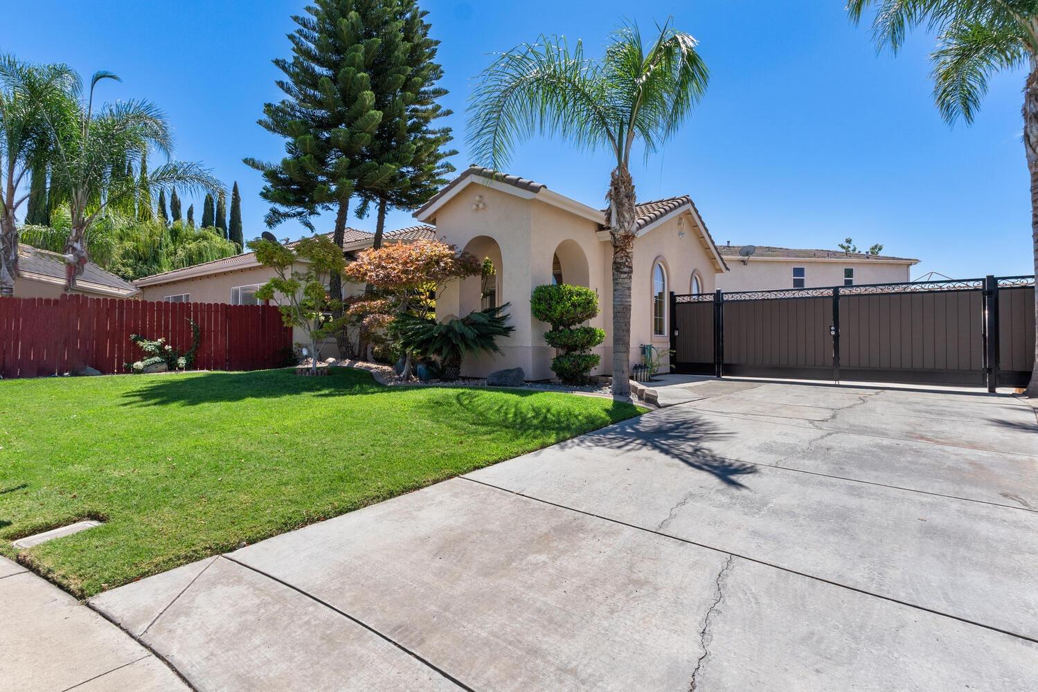 Detail Gallery Image 2 of 51 For 2324 San Marco Ct., Manteca,  CA 95337 - 4 Beds | 3 Baths