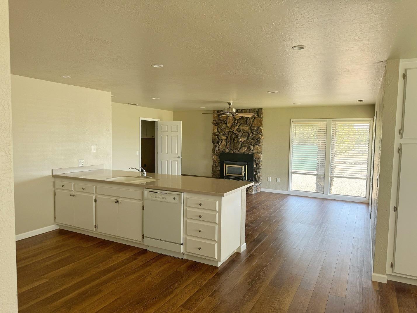 Detail Gallery Image 13 of 29 For 19819 County Road 87b, Esparto,  CA 95627 - 4 Beds | 2/1 Baths