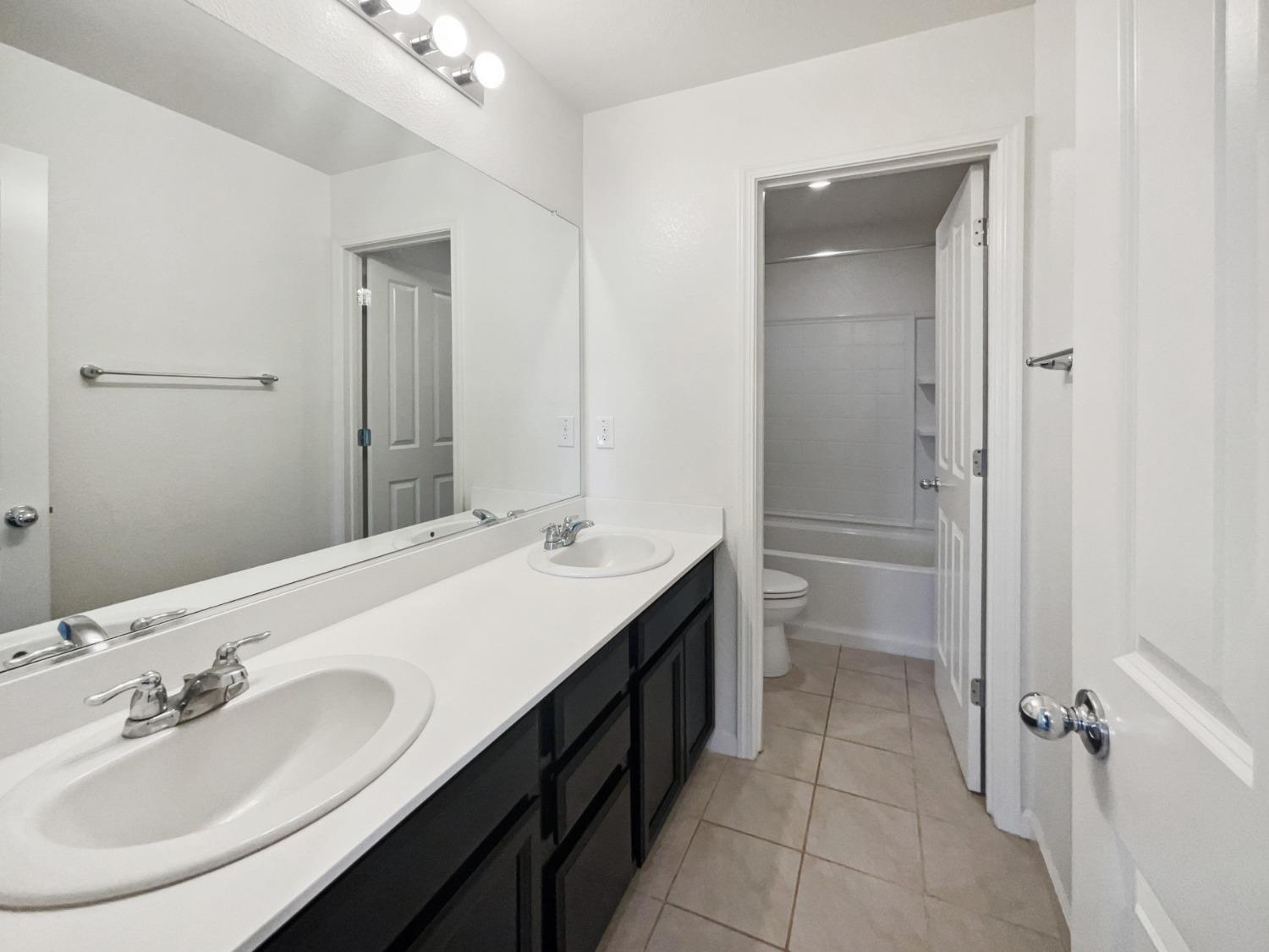 Detail Gallery Image 22 of 37 For 3742 Roseparke Way, Sacramento,  CA 95834 - 4 Beds | 2/1 Baths