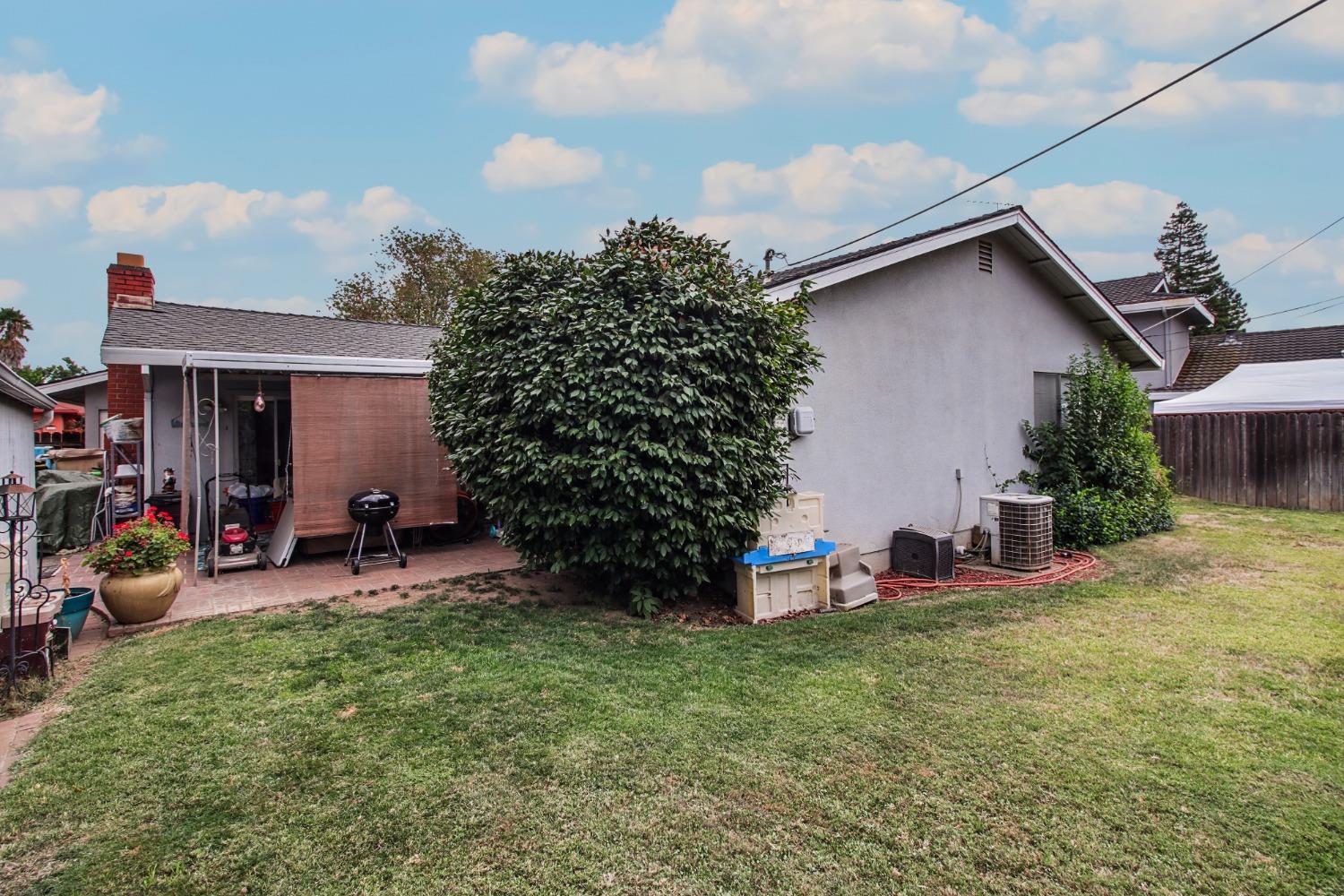 Detail Gallery Image 8 of 23 For 10105 La Gloria Way, Rancho Cordova,  CA 95670 - 3 Beds | 2 Baths