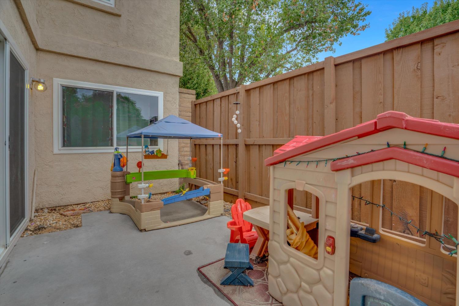 Detail Gallery Image 16 of 23 For 1013 Claremont Ct, Modesto,  CA 95356 - 2 Beds | 2/1 Baths