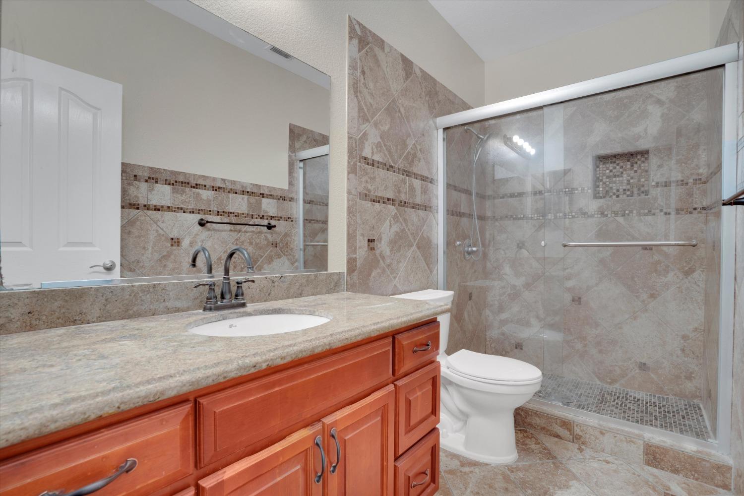 Detail Gallery Image 22 of 29 For 247 Autumn Rain, Lathrop,  CA 95330 - 4 Beds | 2/1 Baths