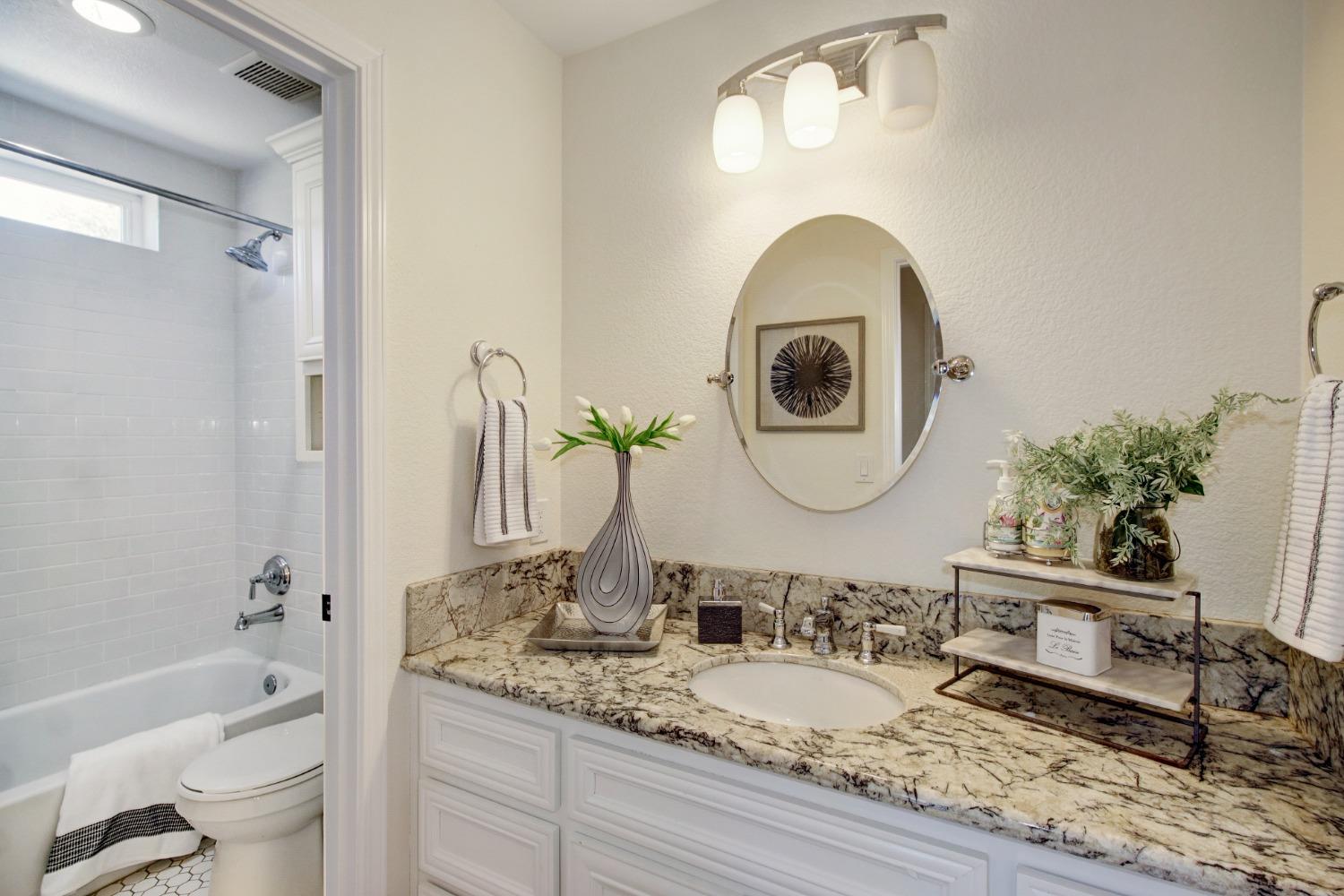 Detail Gallery Image 33 of 82 For 8281 E Hidden Lakes Dr, Granite Bay,  CA 95746 - 5 Beds | 3/1 Baths