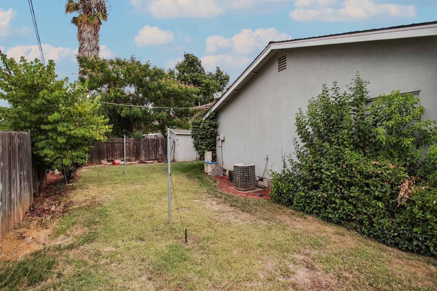 Detail Gallery Image 10 of 23 For 10105 La Gloria Way, Rancho Cordova,  CA 95670 - 3 Beds | 2 Baths