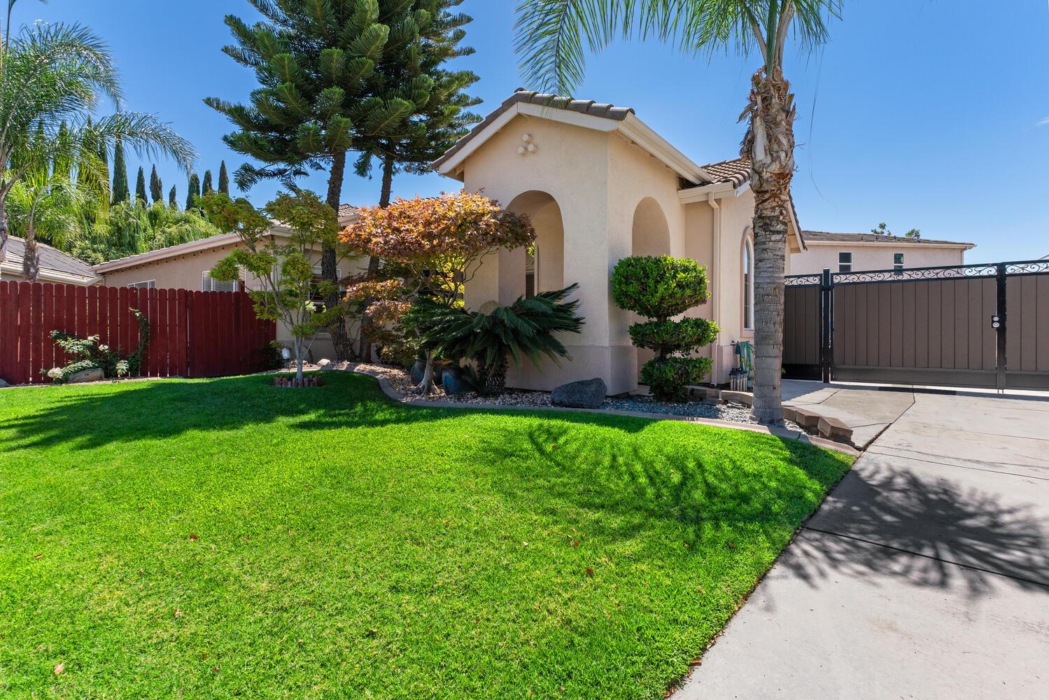 Detail Gallery Image 1 of 51 For 2324 San Marco Ct., Manteca,  CA 95337 - 4 Beds | 3 Baths