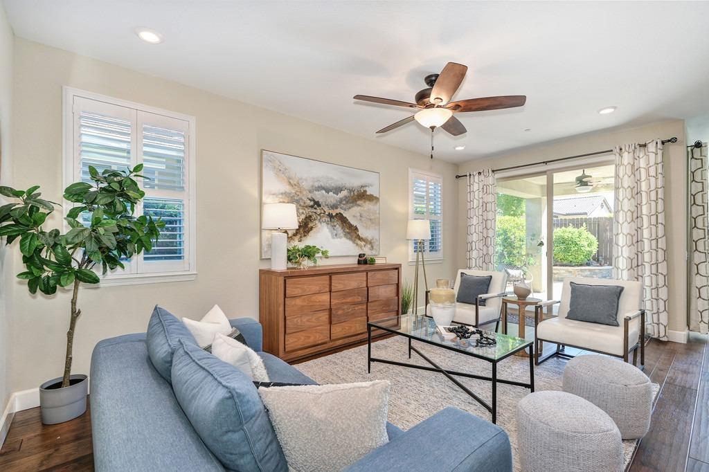 Detail Gallery Image 11 of 75 For 2019 Begonia Ln, El Dorado Hills,  CA 95762 - 3 Beds | 3 Baths