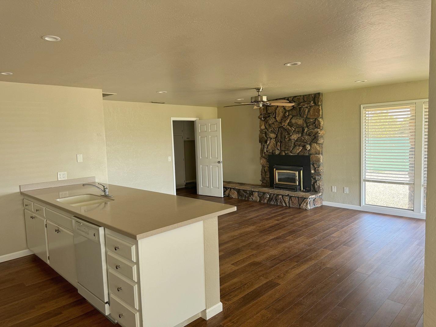 Detail Gallery Image 4 of 29 For 19819 County Road 87b, Esparto,  CA 95627 - 4 Beds | 2/1 Baths