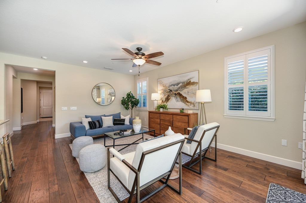 Detail Gallery Image 13 of 75 For 2019 Begonia Ln, El Dorado Hills,  CA 95762 - 3 Beds | 3 Baths